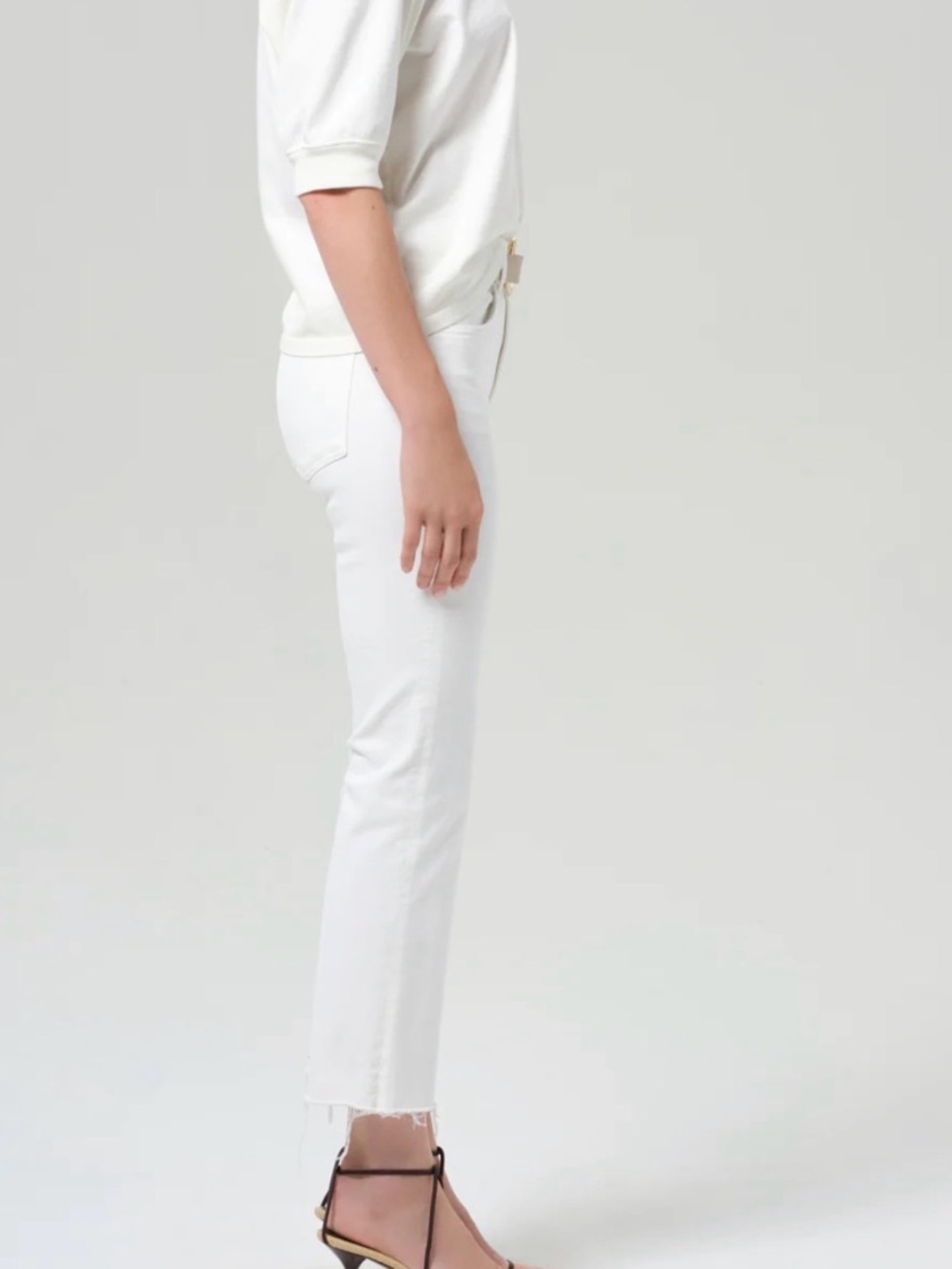 Citizens of Humanity Isola Mid Rise Cropped Boot
In Soft White - Picture 4 of 8